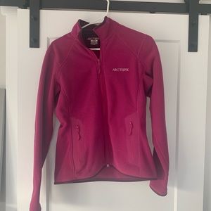 Arc’teryx pink zip up fleece size medium